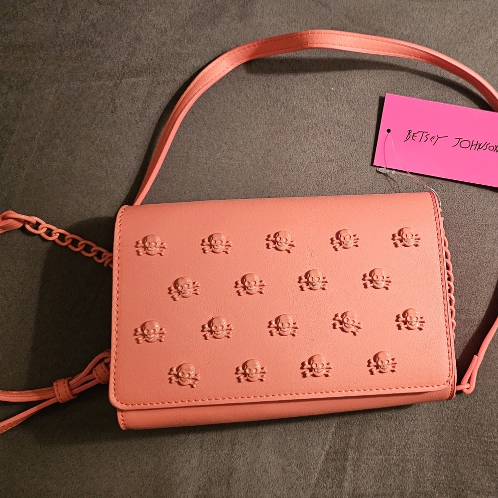 Betsey johnson crossbody skull bag